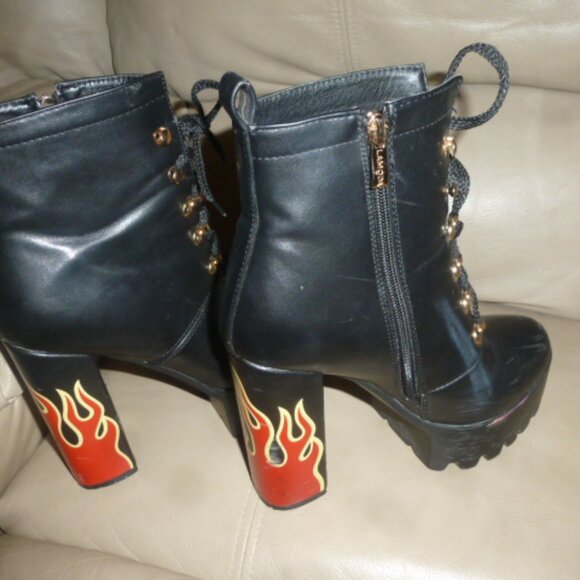 LAMODA Black Platform Ankle Boots – Flame Heel Design – EU 37 - Picture 2 of 16